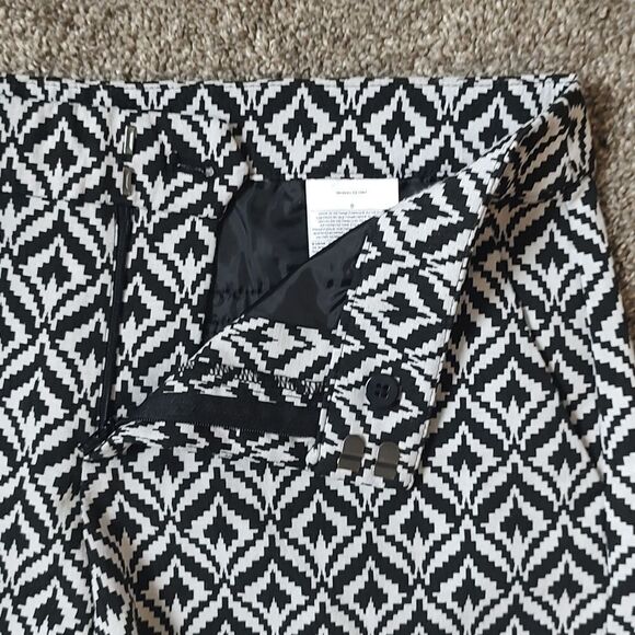 Women's‎ Banana Republic Size 8 Patterned Black & White Shorts - Picture 4 of 10